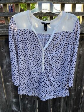 H&M Two‑Tone Dot Print V‑Neck Blouse – Lavender/White (XS)